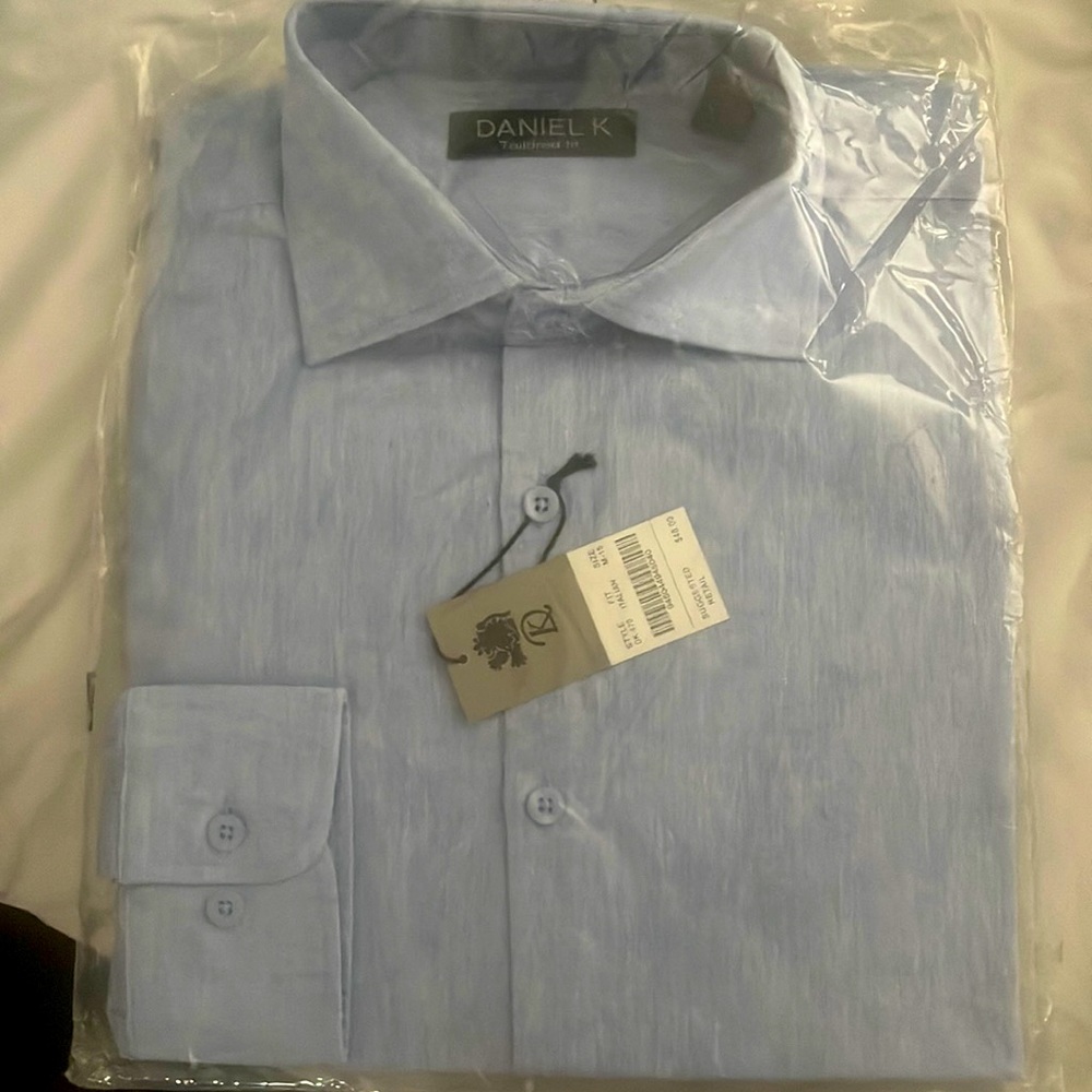 Daniel K men’s button down size Medium    tailored fit NWT